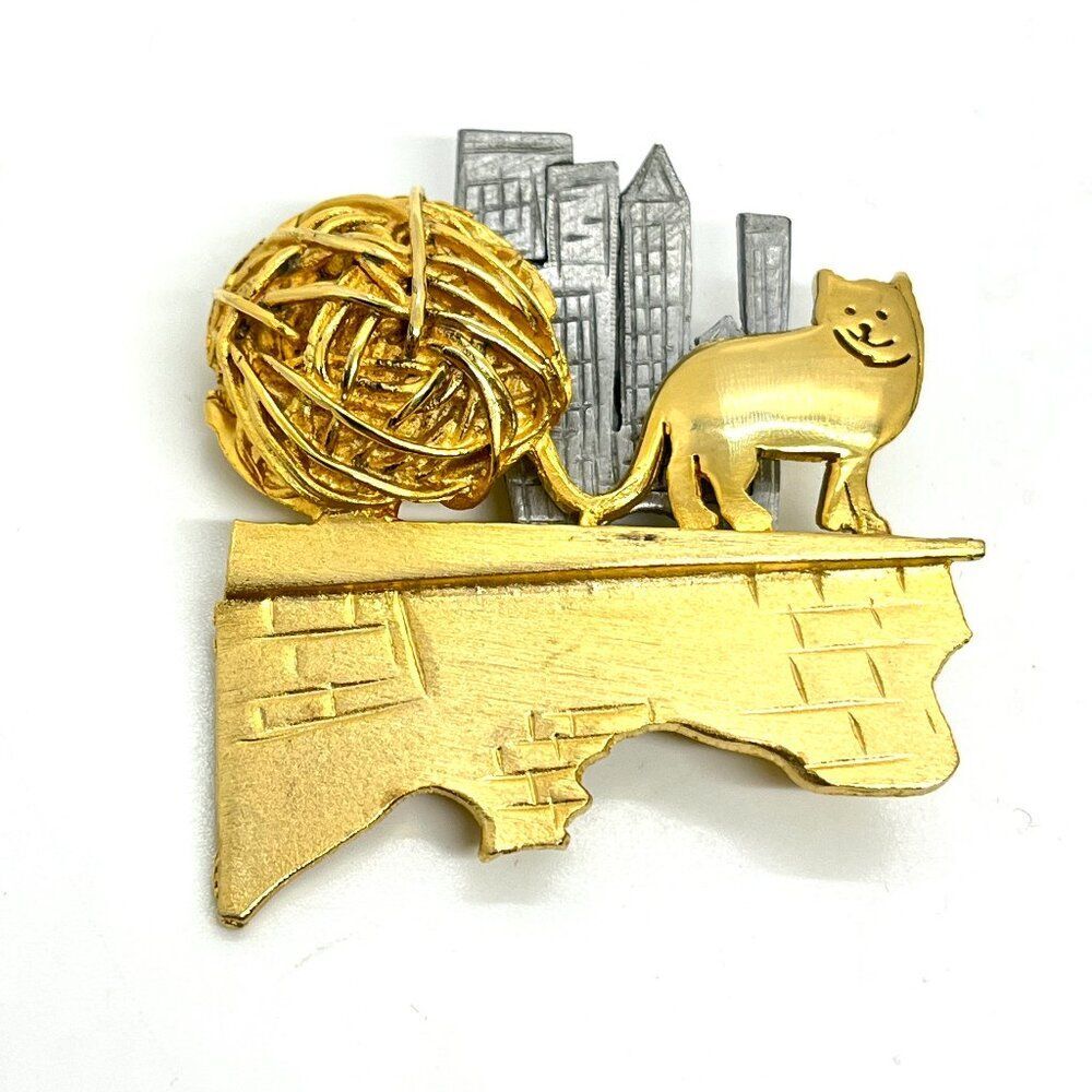 Vintage Cat Brooch Ultracraft Yarn Ball City Skyline Gold Tone Kitschy